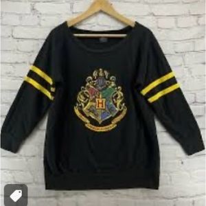 HP Universal Studio WW Hogwarts Crest Black Sweatshirt cotton poly WOMEN SMALL